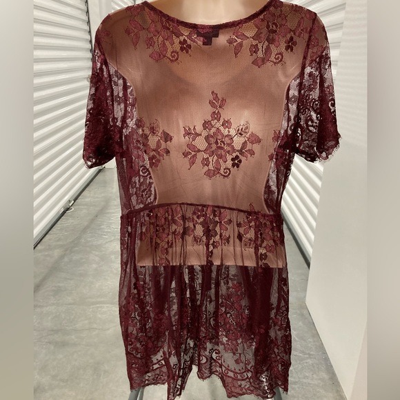 🌸 Torrid Babydoll Sheer Lace Short Sleeve Burgundy size 0X - Picture 3 of 3